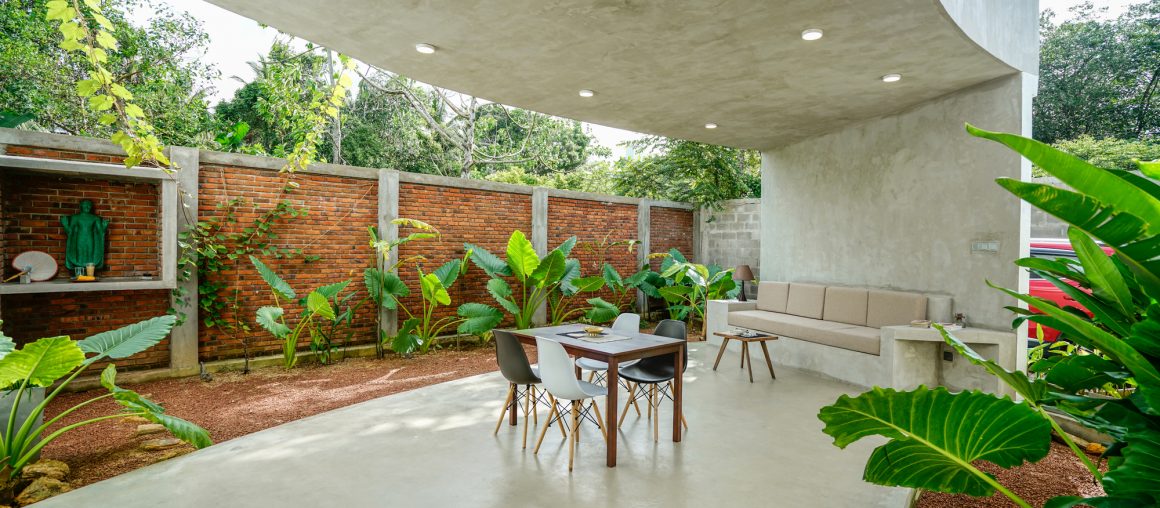 The “cul-de-sac” Residence / Chathurika Kulasinghe - Architect