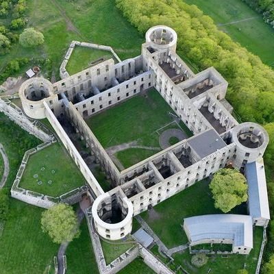 Debunking a Myth: Apple's Command-Key Icon is Not a Stylized Top View of a Castle - Core77