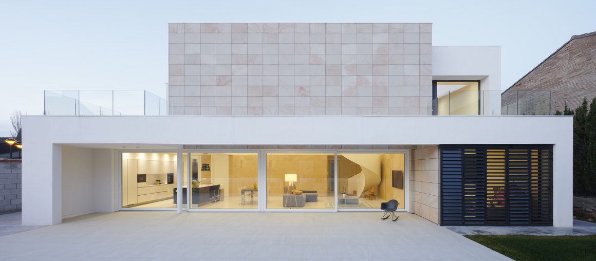 Iker & Maria House / Tangram Arquitectura + Diseño
