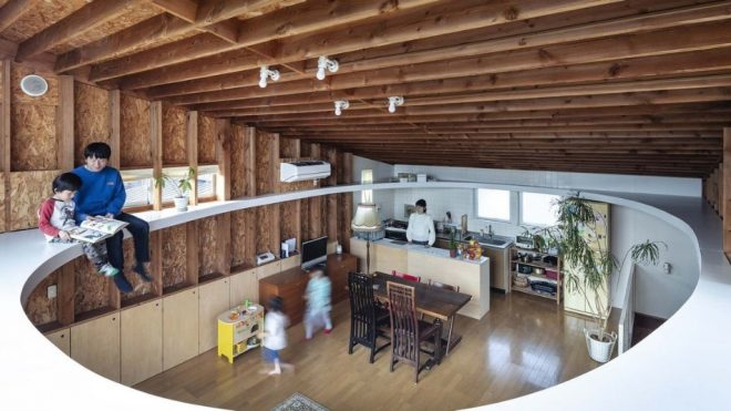 Japanese home has a giant hole in the living room—by design