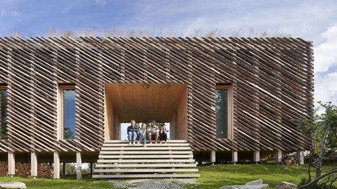 Skigard Hytte Cabin / Mork-Ulnes Architects