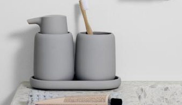 9 Minimalist Bathroom Toiletries That Will Streamline Your Space | Hunker