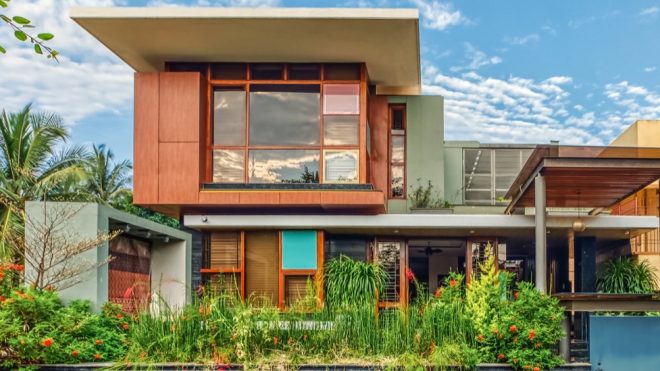 A light-filled home in India embraces indoor-outdoor living