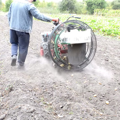 To Save His Back, Guy Creates Ingenious Potato Harvesting Machine from Motorcycle Parts and Farm Equipment - Core77