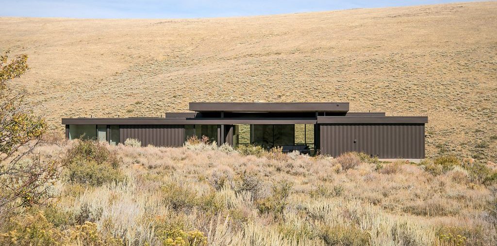 Imbue Design constructs off-grid residence Boar Shoat in Idaho