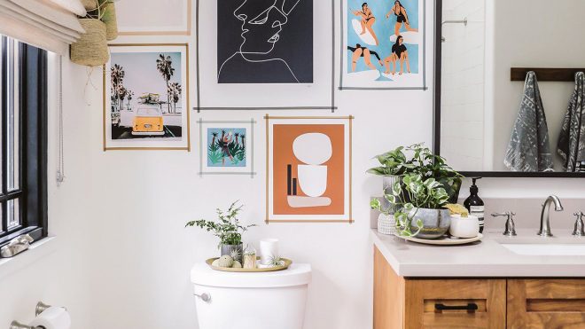 15 Bathrooms With Beautiful Wall Decor That Will Inspire a Refresh