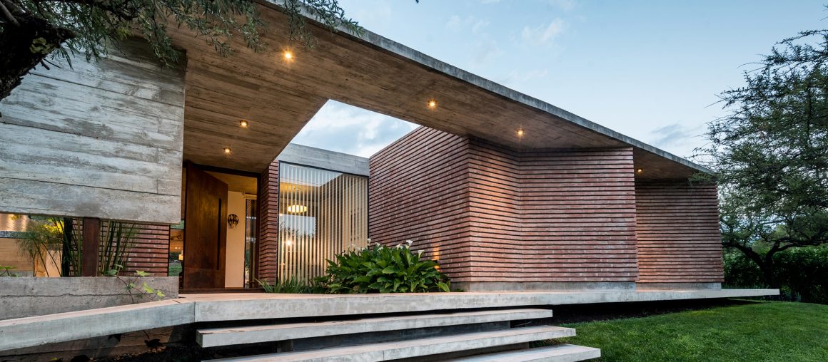 b+c House / Barella Arquitectura