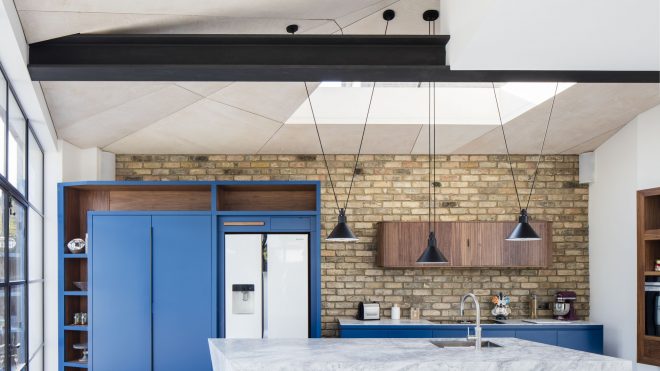 Ravensbourne Avenue House / Minifie Architects
