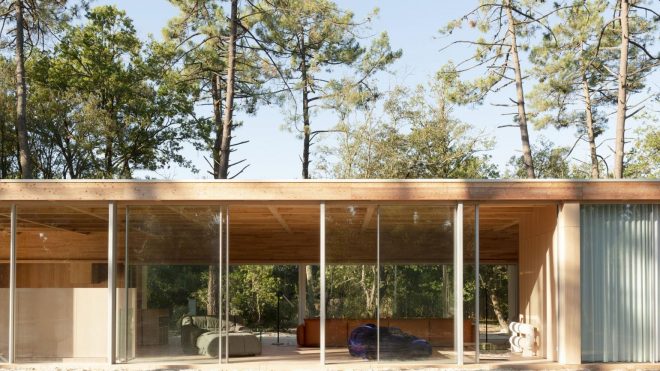 A modern villa hides in Soulac-sur-Mer’s peaceful pine forests