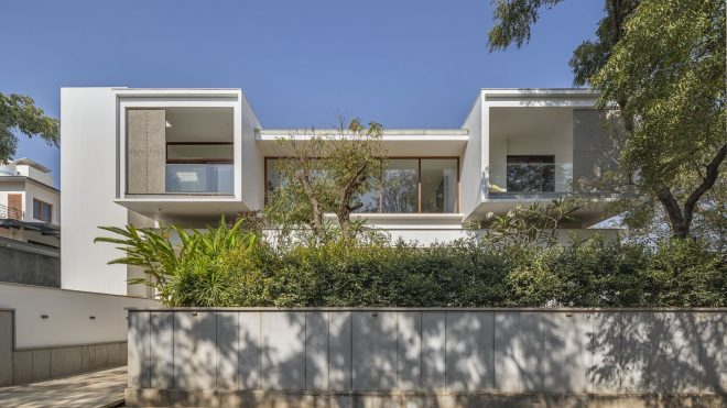 Story of Three Courts Residence / Collage Architecture Studio