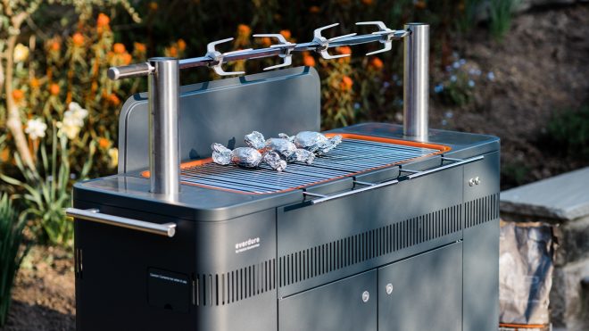 The Hub BBQ Everdure by Heston Blumenthal Review