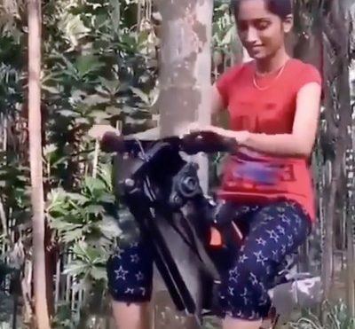 Man Invents Ingenious Tree-Climbing Scooter to Save His Farming Community - Core77