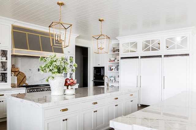 These Traditional Kitchen Island Ideas Are Anything but Outdated | Hunker