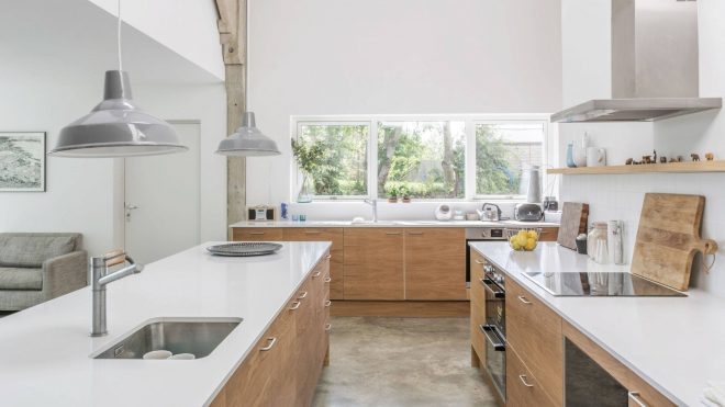 This Tractor Shed in Southeast England Was Converted Into a Spacious Home