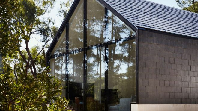 A Stylish Contemporary House In Rural Australia Boasts A Black and White Palette