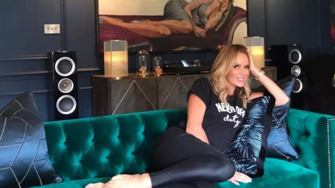 Inside Amanda Holden's jaw-droppingly beautiful living room