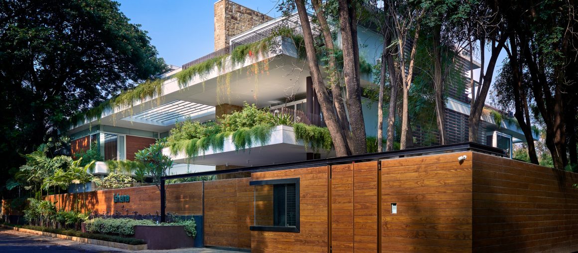 The Hovering Gardens House / Niraj Doshi Design Consultancy