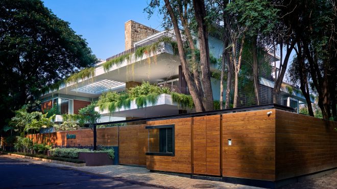 The Hovering Gardens House / Niraj Doshi Design Consultancy