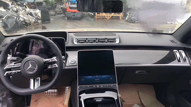Leaked Images of the New Mercedes S-Class Display a Radically Futuristic Interior
