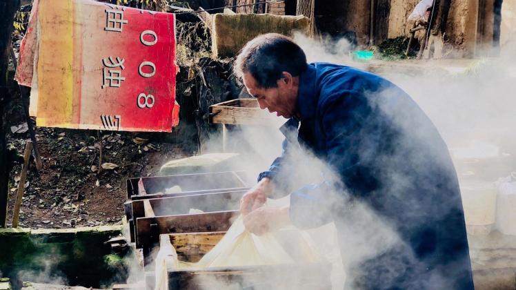 Voices from the Frontline: China's War On Poverty | Voices from the Frontline: China's War On Poverty