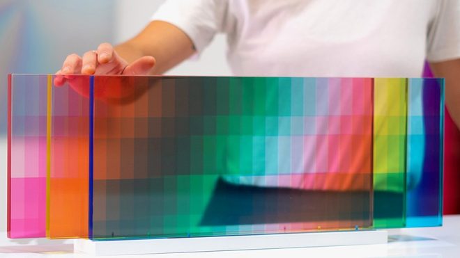 Felipe Pantone Offers a Spectrum of Distorted Light in 'MANIPULABLE 3' Sculpture