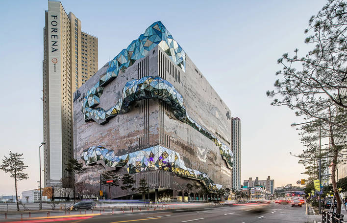 Spectacular Design of a Korean Shopping Center