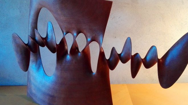 Spirals and Loops Twist Through Wooden Sculptures by Xavier Puente Vilardell