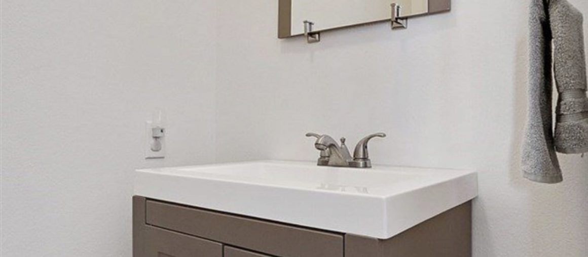 Before and After: A Groovy, Statement-Making Redo for a Stark White Bathroom