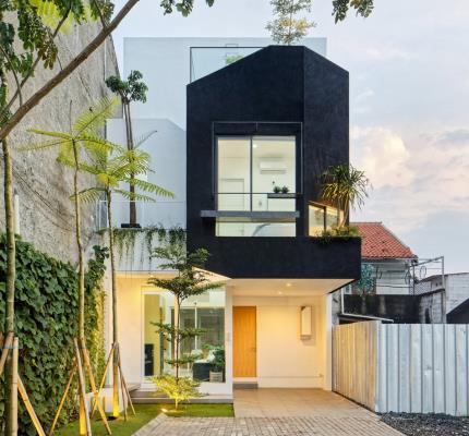 Delution designs a bold addition in a narrow plot in Indonesia