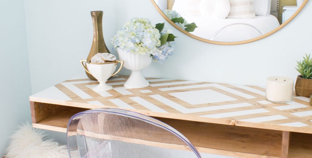 DIY pro proves painting a desk with decorative pattern can really wow!