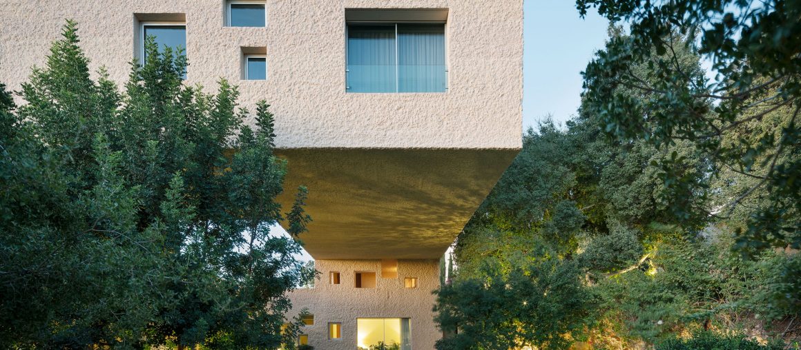 H Saket House / Sahel AlHiyari Architects