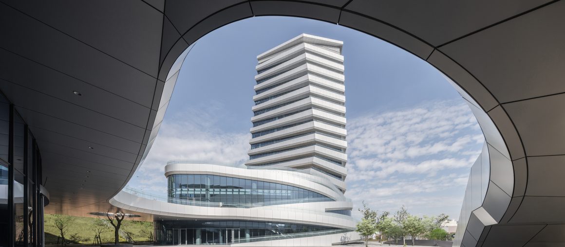 Giant Group Global Headquarters / J.J. Pan & Partners