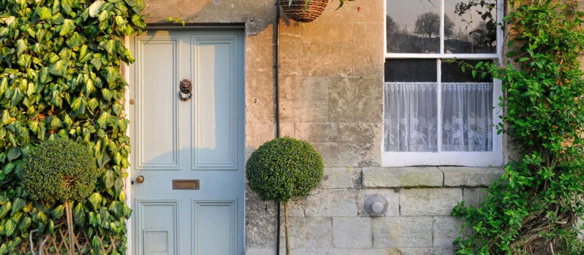 This New Wallpaper Brings English Country Cottage Style Anywhere You Hang It