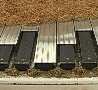 This Staggered-Slat "Walking Floor" Can Magically Move Objects Across It - Core77