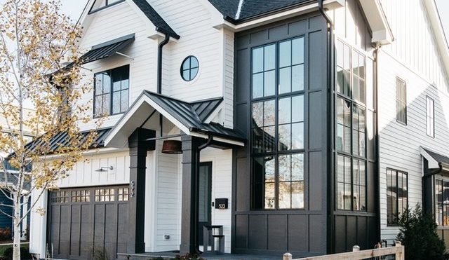These Farmhouse Exterior Colors Are the Definition of Classic | Hunker