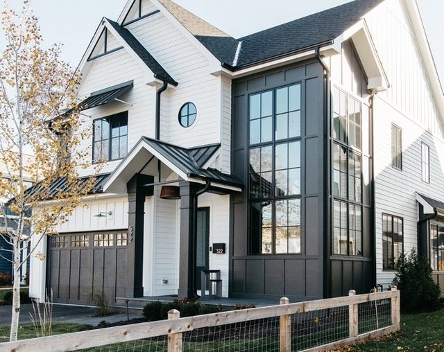 These Farmhouse Exterior Colors Are the Definition of Classic | Hunker