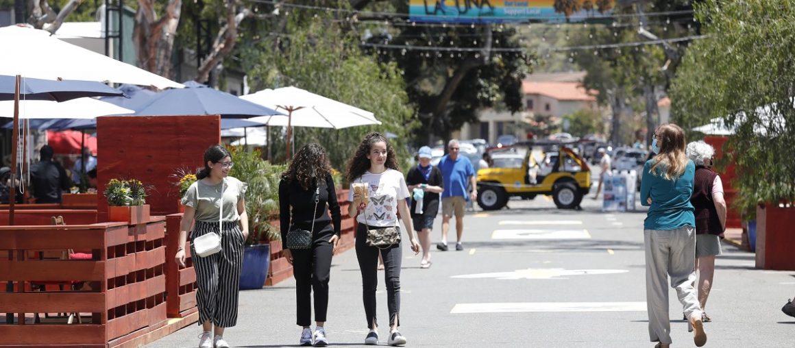 Laguna Beach to relax permitting, parking standards for new businesses downtown