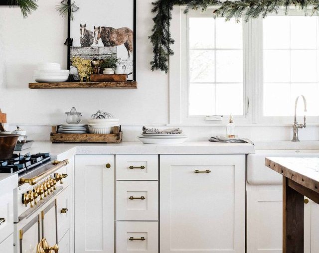 These Christmas Window Decorations Are Reason Enough to Celebrate | Hunker