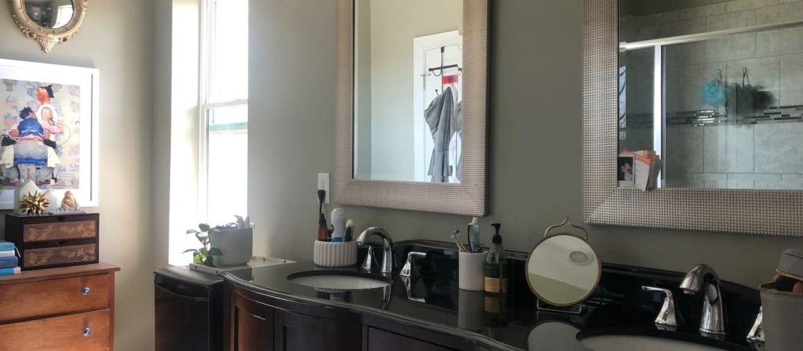 Before and After: A Boring Builder-Grade Bathroom Becomes a Colorful, Eclectic Retreat