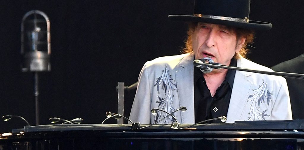 Bob Dylan Becomes First Artist With a Top 40 Album in Every Decade Since the 1960s on Billboard 200