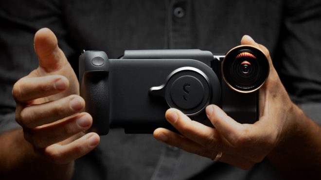 The ShiftCam ProGrip turns any smartphone into a full-fledged professional DSLR camera