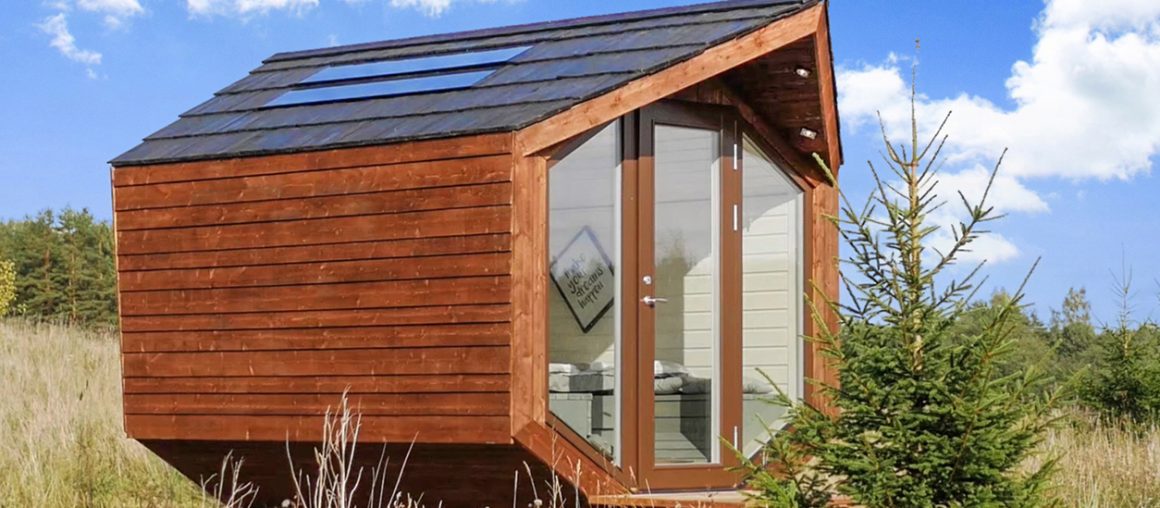 These solar-powered cabins are made of natural materials and shungite plaster