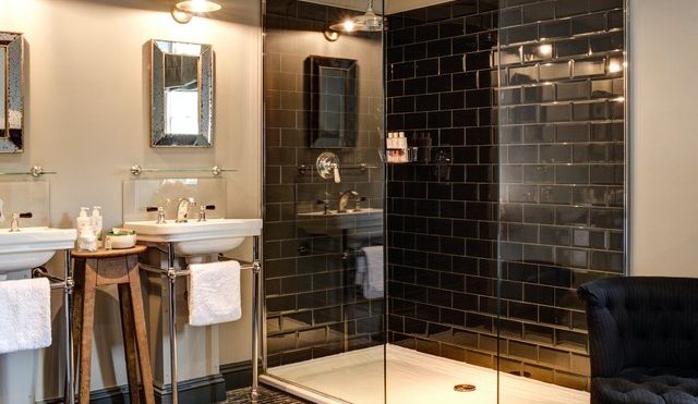 Rustic Shower Tile Ideas That Don't Only Belong in Rugged Country Cabins | Hunker
