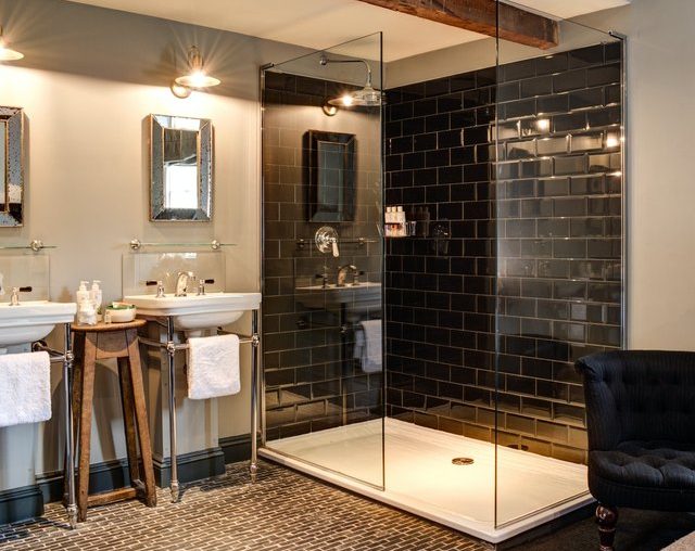 Rustic Shower Tile Ideas That Don't Only Belong in Rugged Country Cabins | Hunker