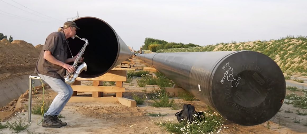 An Open Pipeline Echoes This Inventive Saxophonist's Notes in Perfectly Tuned Accompaniment