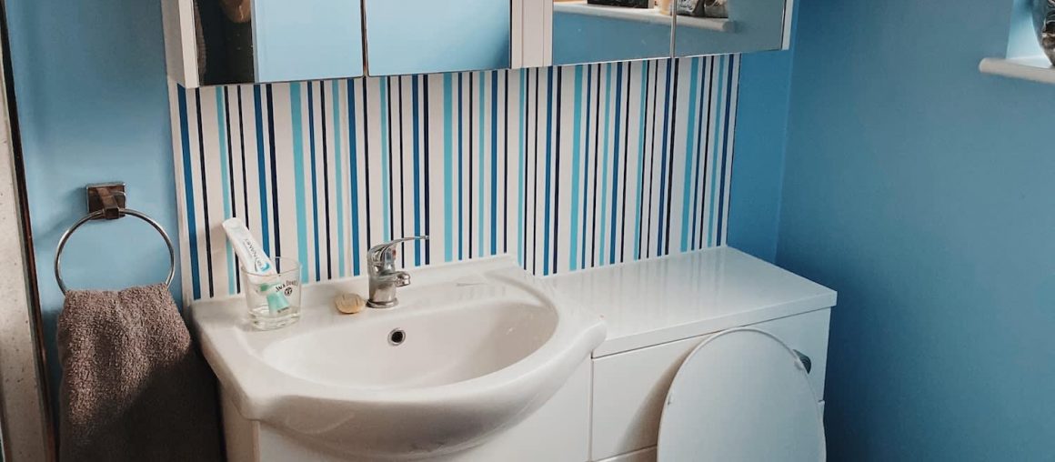 Before and After: A Luxe-Looking Bathroom Redo That Only Cost £100