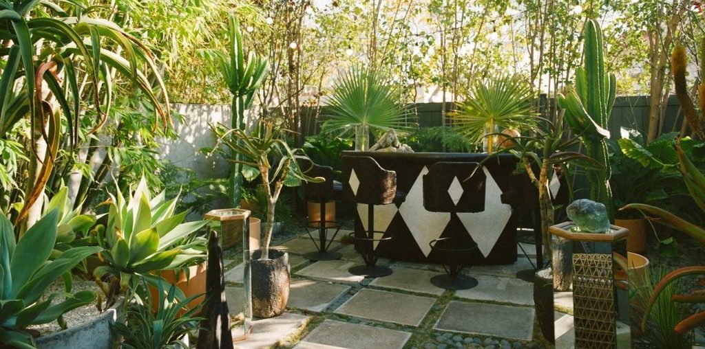 This Backyard in California Gets a Lush and Inviting Update