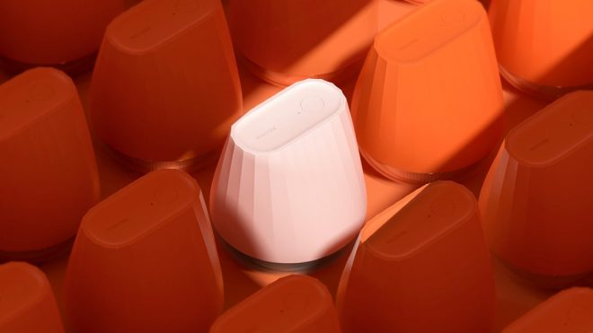 This elegant lint-remover looks fresh and keeps your woolens looking fresh too