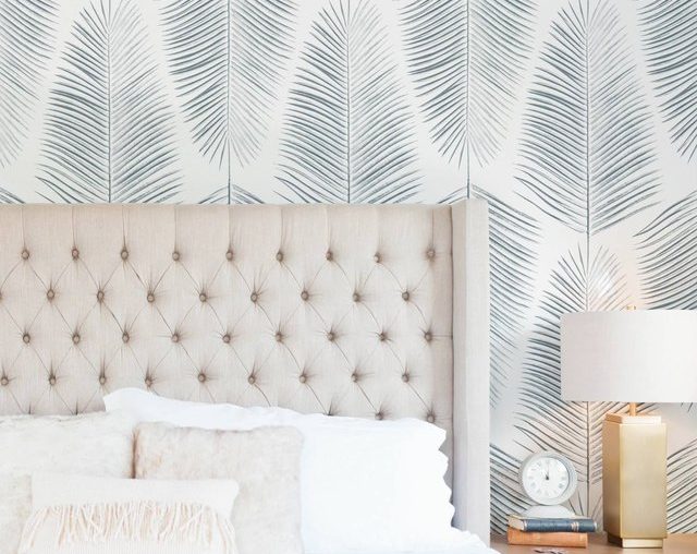 10 Coastal Wallpaper Ideas That Will Transport You Straight to the Seashore | Hunker