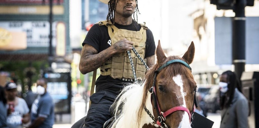Dread Head Cowboy rides to the rescue of Chicago’s dismal response to 2020 U.S. census